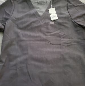 Figs Graphite Catarina One Pocket Top